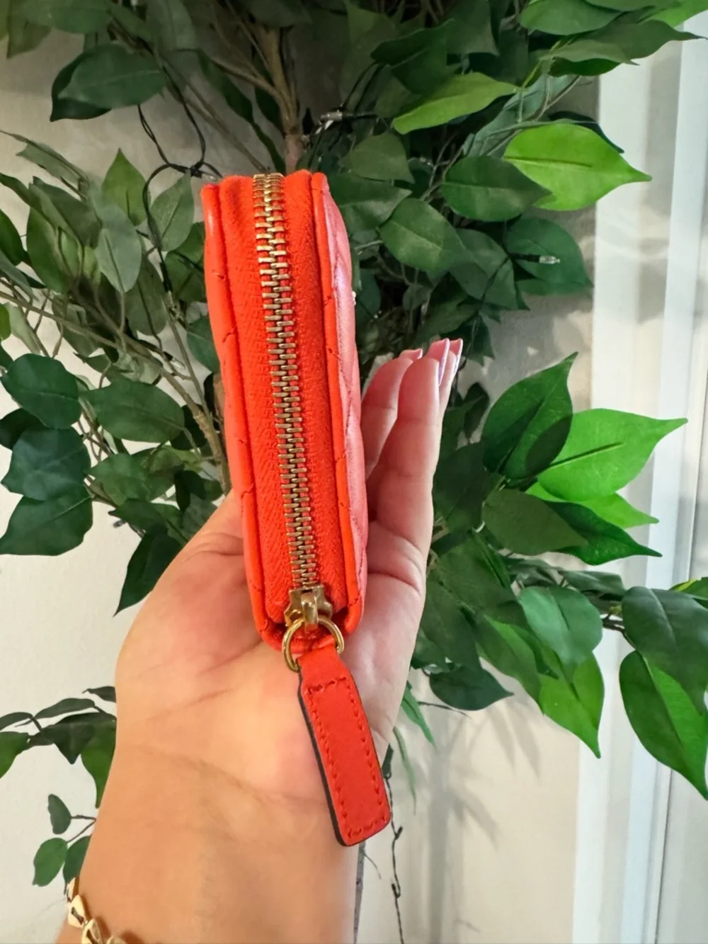 New in box Versace La Medusa Long Wallet Coral 🪸